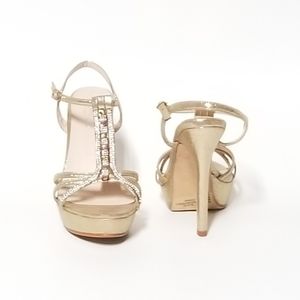 3/$25 De Bengonia Heels!